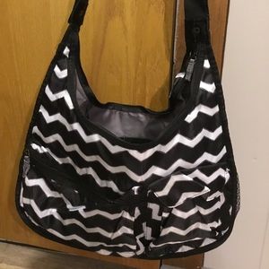 thirty-one Explorista crossbody NWOT